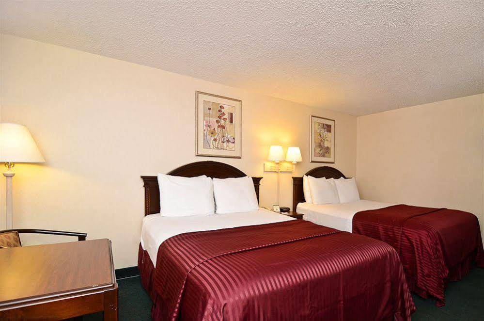 Mho Inn And Suites Monmouth Junction Eksteriør bilde
